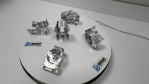 Piezas de aluminio CNC personalizadas de fábrica certificada alemana, piezas mecanizadas a medida, ajuste de precisión - Product Image 1