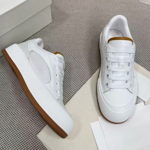 รองเท้าสเก็ตบอร์ด McQueenes Deck Low-top - รองเท้าผ้าใบลำลองพื้นหนาแบบ High-top สำหรับผู้ชายและผู้หญิงในสไตล์เดียวกัน - Product Image 3