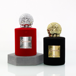 Botella de Perfume Redonda de Lujo Personalizada para Mujer, Botella de Perfume de Terciopelo de 30 ml y 50 ml con Tapa Dorada y Caja - Product Image 5