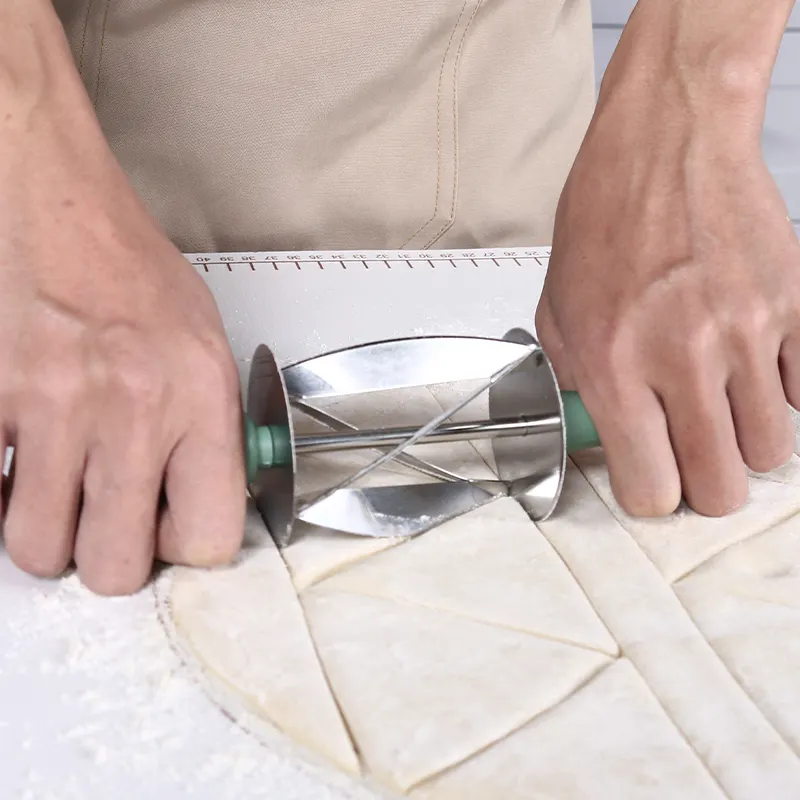 الكمال المطبخ البنود المتداول سكين الخبز أدوات كرواسون القاطع الأسطوانة كرواسون صانع أسطوانة الفولاذ المقاوم للصدأ شرائح