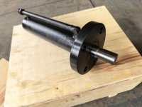 Commande minimale d'une pièce : Cylindre hydraulique à double action avec bride large et boss de centrage pour équipement agricole