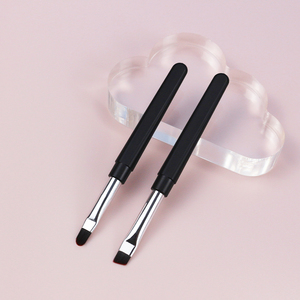 Brosse à cils incurvée de haute qualité en gros, brosse à <span class=keywords><strong>l</strong></span>èvres mini avec capuchon, applicateur de mascara, brosse à cils avec capuchon - Product Image 2