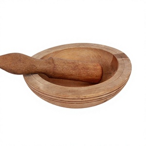 Petit mortier et pilon en bois écologiques faits à la main, durables et portables, pour épices, herbes et ail - Product Image 3