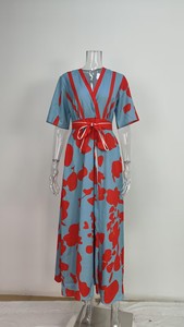 Vestido Maxi Elegante con Cuello en V, Estampado y Cinturón, Moda 2026 - Product Image 3