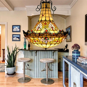 Lustre suspendu artisanal de 24 pouces de style Tiffany en verre teinté, hauteur réglable, élégant et raffiné, idéal pour les villas - Product Image 1