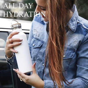 Bouteilles d'eau isolées de 20 oz Bouteille de sport à double paroi en acier inoxydable avec couvercle et poignée Thermos en métal pour cyclistes scolaires - Product Image 6