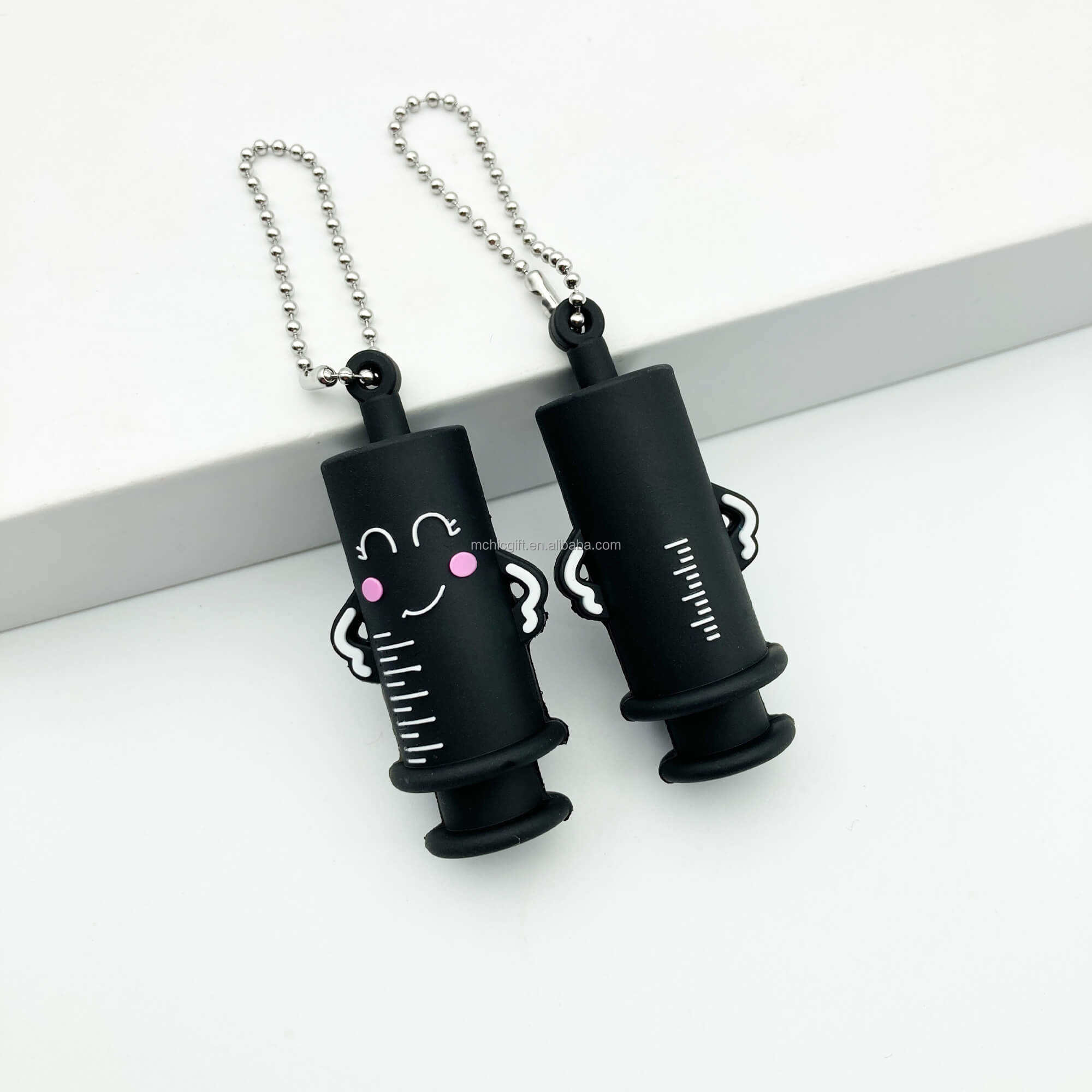 เข็มสีดำพร้อมสายโซ่ลูกปัด