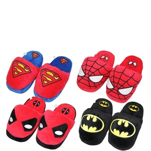 卸売 子供用 大人用 ホームプラッシュスリッパ クリエイティブな漫画風クールなアイアンバット スパイダーマン コットンシューズ 快適な靴 - Product Image 1