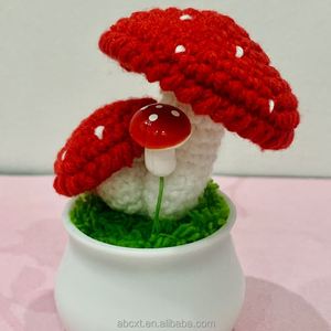 Maceta de hongos de ganchillo roja hecha a mano, mini, linda y terminada - Product Image 6