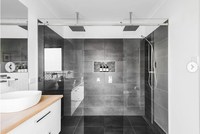 Maison modulaire moderne de 135 m², 4 chambres, 3 salles de bain avec cuisine, maison préfabriquée avec toit en pente