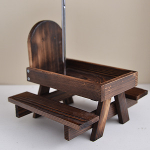 Comedero de madera para ardillas y chipmunks con soporte para mazorcas de maíz, mesa minimalista para pájaros silvestres y estación de frutos secos para exteriores - Product Image 1