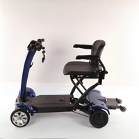Scooter électrique moderne à 4 roues avec lumières LED, freins à disque et écran intelligent pour les voyages