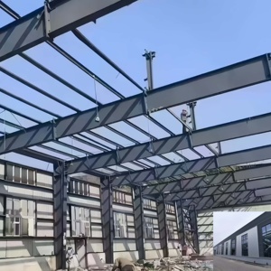 Structure en acier léger facile à assembler, bâtiment préfabriqué en métal, hangar avec murs et toit en panneaux sandwich, entrepôt en structure acier - Product Image 1