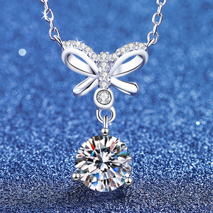 Atacado de Fábrica: Colar Feminino Delicado com Laço, Joia de Moissanite VVS GRA de 1 Quilate com Lapidação Redonda em Prata Fina S925 - Product Image 3
