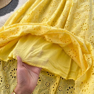 Robe décontractée de printemps, nouvelle collection, style déesse, à bretelles, dos nu, col sexy, motif floral ajouré, élégante et tendance - Product Image 6