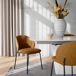 Cream Bulk gepolstertes Kunstleder Iron Red Moderne Stühle Nordic Fabric Leather Italienischer Designer White Velvet Dining Chairs