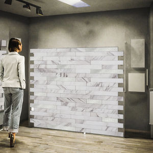 Tuiles composites en PVC autocollantes en mosaïque d'aluminium plus épaisses imperméables pour une utilisation administrative moderne - 10 pièces - Product Image 2