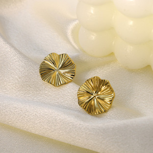 Gold Plated <b>Titanium</b> Steel <b>Stud</b> Earrings Flower Shape Geometric Design Everyday Wear Women's Jewelry - Product Image 2