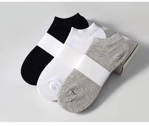 Chaussettes pour femmes, couleur unie, blanc, noir, chaussettes courtes, respirantes, confortables, en coton, pour le sport, pour la randonnée - Product Image 2