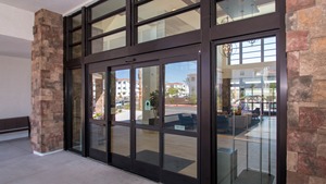 TOMA Offre Spéciale portes d'entrée Modernes en aluminium Sectionnelle En Verre Design <span class=keywords><strong>porte</strong></span> <span class=keywords><strong>de</strong></span> <span class=keywords><strong>garage</strong></span> En Verre en aluminium portes françaises extérieur - Product Image 5