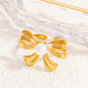 Anillo de Perlas con Lazo en Tono Dorado Estilo Europeo, Joyería de Moda para Mujer, Regalo, Diseño Geométrico, Anillos de Acero Inoxidable - Product Image 2