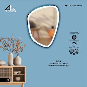 Élevez les espaces quotidiens avec l'aspect distinctif du cadre de miroir PVD à finition marteau résistant à la corrosion durable - Product Image 6