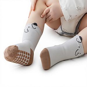 Nouvelles chaussettes de sol pour bébé, antidérapantes, à semelle pleine, fines, à découpe ample, motif dessin animé, pour l'éveil et la marche des tout-petits - Product Image 1