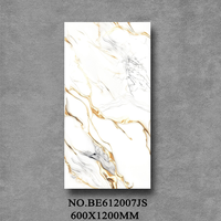 Carrelage en porcelaine Luxury Gold Line 600x1200mm, aspect marbre métallique, carrelage doré émaillé pour hall d'hôtel