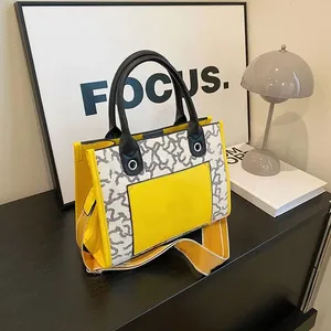 <span class=keywords><strong>Bolsos</strong></span> <span class=keywords><strong>de</strong></span> Moda, Nuevo Estilo, Diseño Personalizado, Bolso <span class=keywords><strong>de</strong></span> Mujer, Bolso Tote con Letras Bordadas en PU - Product Image 2