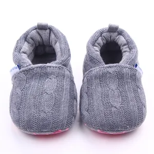 Wholesale new handmade custom toddler infant shoes newborn baby christening soft sole crochet prewalker shoes custom baby shoes