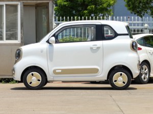 Coches Eléctricos Mini EV 2026 Chinos de 4 Ruedas Benteng Xiaoma Faw Bestune Pony en Venta - Product Image 4