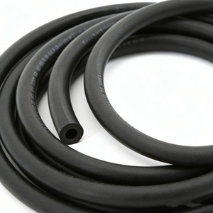 Tuyau de carburant résistant aux hautes températures, tuyau en caoutchouc renforcé NBR pour le diesel, l'<span class=keywords><strong>essence</strong></span>, les lubrifiants et le transfert de carburant - Product Image 1
