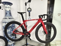 Vélo Twitterbike 700C entièrement en fibre de carbone avec freins à disque T10pro, roues WheelTop TX-24 vitesses, vélo sans fil en fibre de carbone avec jeu de roues en fibre de carbone à vendre