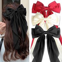 Pinces à cheveux professionnelles American Line avec nœuds en dentelle, rubans et petits nœuds en tissu ondulé