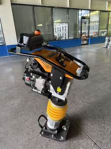 Machine à tasser compacte à gaz RM80 à haute efficacité pour le remblai de poteaux de clôture, tasseur à gravier - Product Image 3