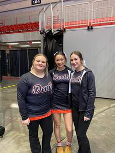 Chándal personalizado Cheer con diamantes de imitación bordados Nombre del equipo Cheer Chaquetas de calentamiento con conjunto de pantalones - Product Image 3