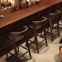 Fauteuil et table en cuir de café en bois massif Restaurant commercial Table à manger en bois massif écologique Couleur personnalisée pour