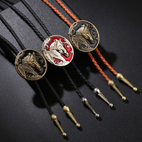 Collier chaîne en corde PU avec pendentif cheval occidental rétro européen et américain en alliage, chaîne pour pull, cravate en jean, nœud papillon unisexe pour chemise