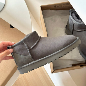 Bottes de neige classiques WINTER MINI <span class=keywords><strong>UUG</strong></span> en cuir naturel et laine de mouton, chaudes et confortables pour l'hiver - Product Image 3