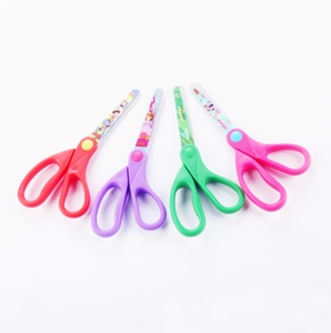 מספריים לילדים מעוצבות עם הדפסים בהתאמה אישית, נירוסטה, קצה חלק, 5.25 אינץ', דגם SAF9950 - Product Image 2