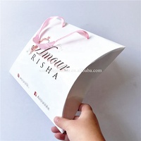 Boîte cadeau en forme d'oreiller en gros, personnalisable avec logo, pour perruques, extensions capillaires, sac d'emballage en papier, boîte à cheveux avec ruban en satin