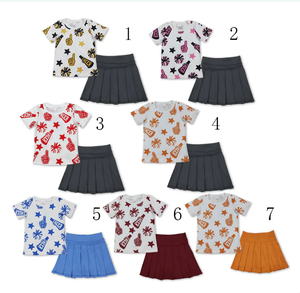 ชุดเสื้อยืดแขนสั้นพิมพ์ลายพร้อมกระโปรงจีบสำหรับเด็กผู้หญิง 2 ชิ้น - Product Image 1