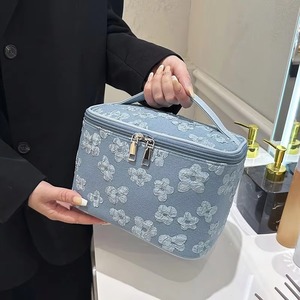 Bolsa de Maquillaje Nueva de Fábrica BSCI, Bolsa de Almacenamiento Doméstica de Gran Capacidad, Bolsa de Aseo Portátil con Diseño Floral - Product Image 1