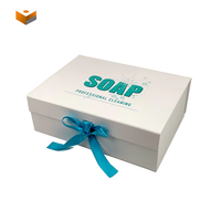 Boîte-cadeau d'emballage pliable magnétique en carton avec étiquette personnalisée et matériau écologique avec ruban pour vêtements, chaussures, emballage de cosmétiques