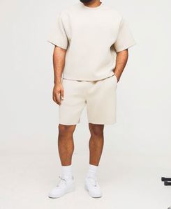 Ensemble de survêtement athlétique personnalisé pour hommes et adultes/enfants – Respirant, décontracté, coupe ample, idéal pour l'été (T-shirt et short décontracté) - Product Image 4