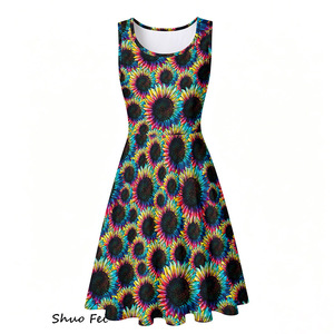 เดรสทรงสเก็ตเตอร์แขนกุดสำหรับผู้หญิง ลายพิมพ์ดิจิทัลลายดอกทานตะวันสไตล์ไซเคดีลิค ทรงเอไลน์ กระโปรงบาน แต่งกระเป๋า ลายดอกไม้แบบนามธรรมสีสันสดใส - Product Image 2