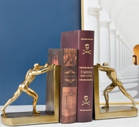 Nordique créatif Hercules livre poussoir écologique résine artisanat pour bureau et salon élégant armoire à vin étagère ornement