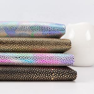 ม้วนหนังเทียมลายนูนผิวปลากระเบนมุกไล่ระดับสีโฮโลแกรมสำหรับทำรองเท้าแบบทำมือ - Product Image 3