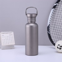 Accessoires de voyage d'extérieur Bouteille thermos et bouteille d'eau en titane Flacons et thermos à vide en acier à double paroi