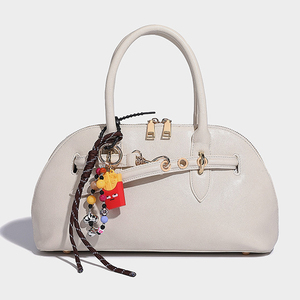 Fabricant de petit sac fourre-tout à breloques pour femmes nouveau design sac vintage sac à bandoulière fait à la main - Product Image 2